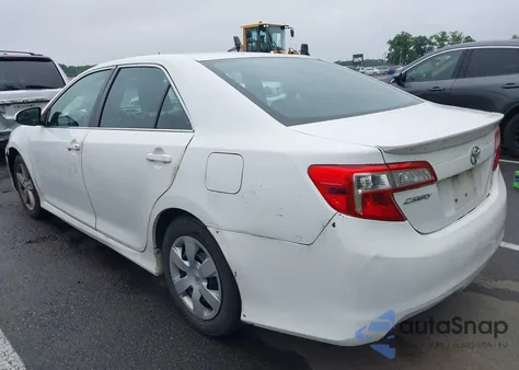 2014 Toyota Camry Se z USA, uszkodzony, nr VIN 4T1BF1FK8EU408246